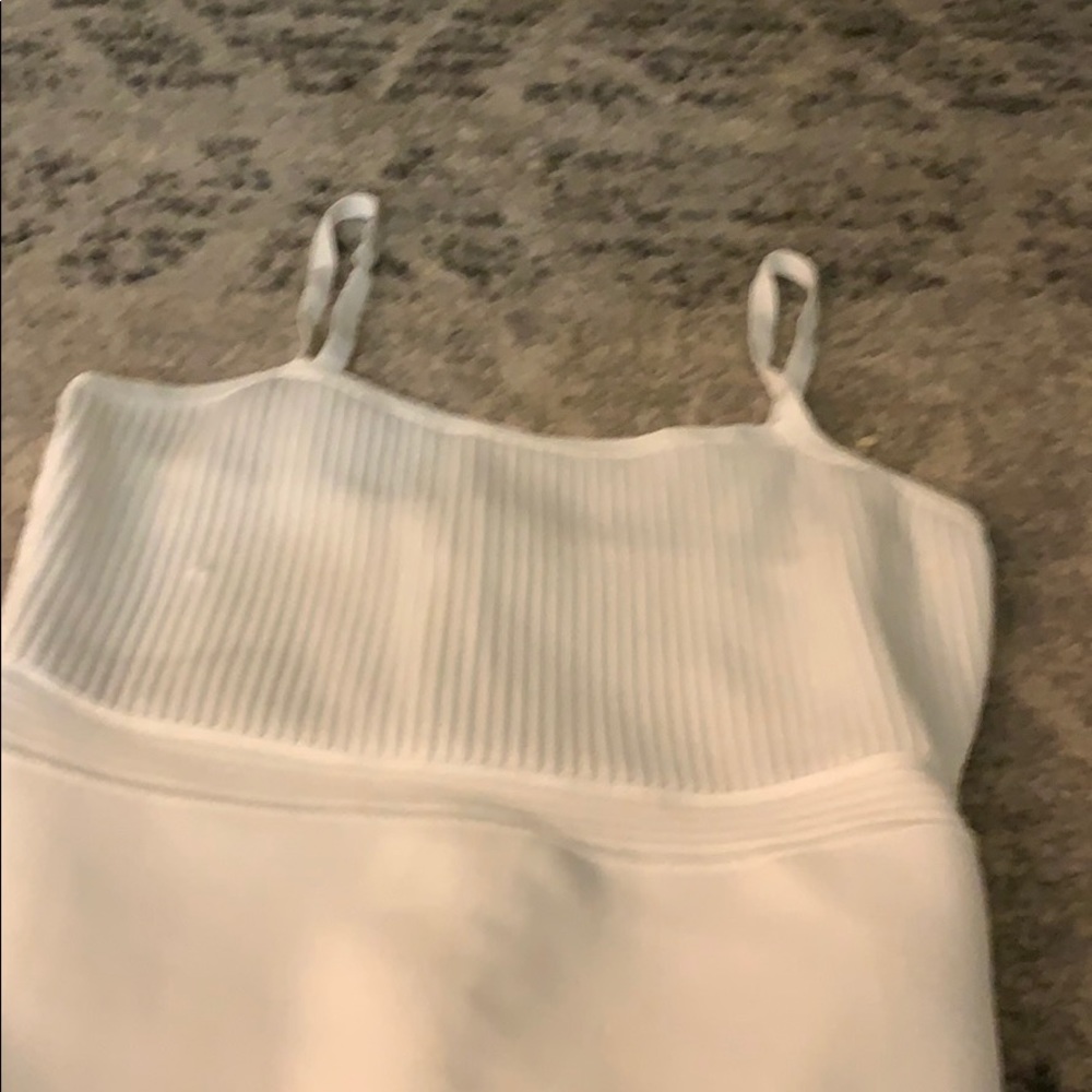 Pretty white dress - Picture 4 of 4